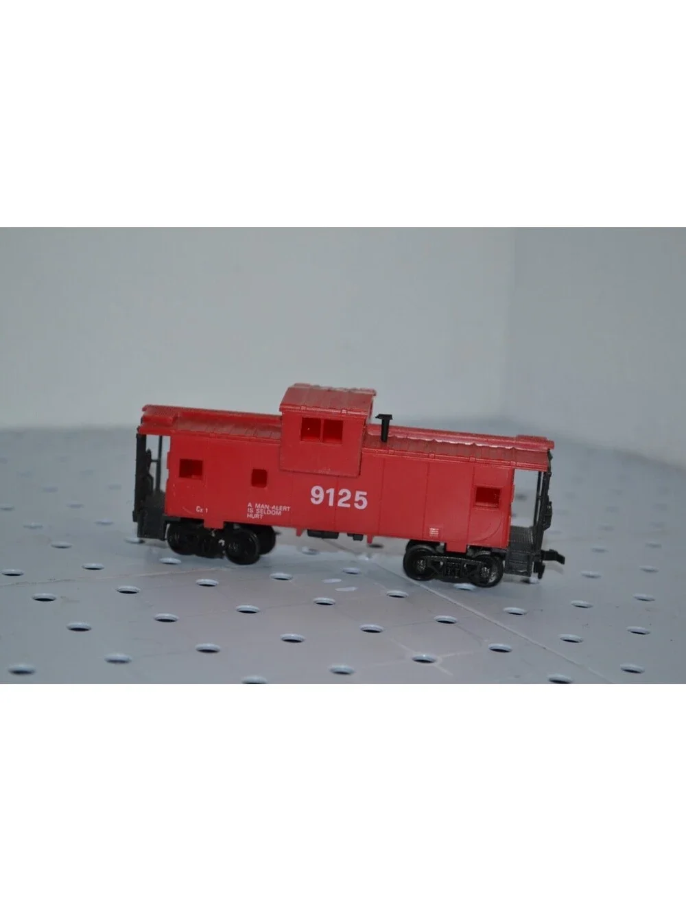 HO Scale Vintage Tyco & Bachmann Red Caboose Cars Lot Of 4 AS IS
